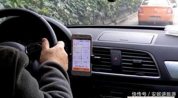 网约车司机往返60公里，送还平板后失主给小费，司机：以后不会做