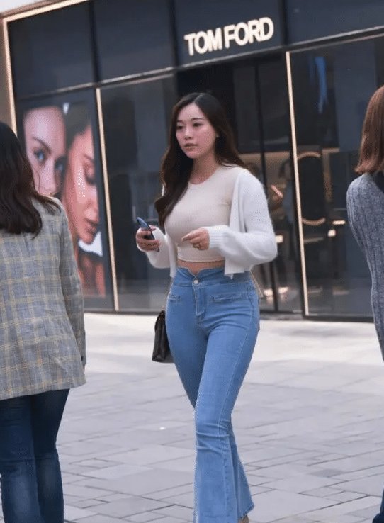 「微胖」微胖的身材才是最好的身材,你们说呢