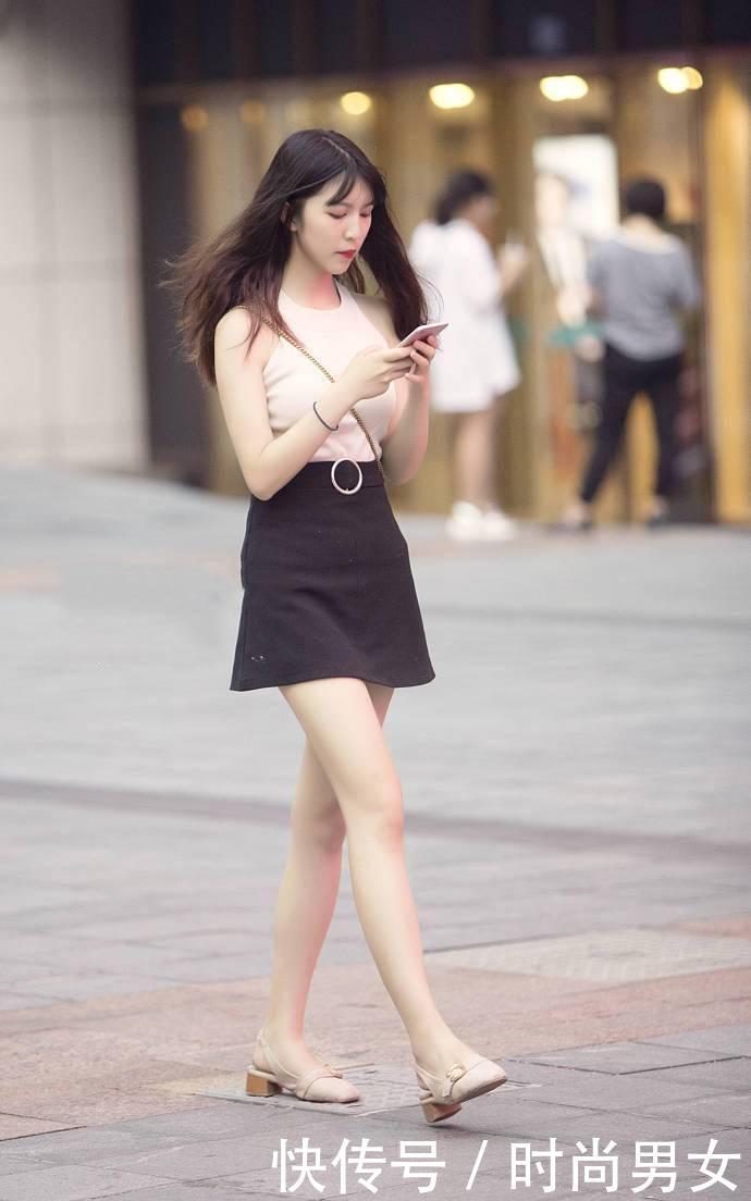 街拍：穿短裙的女人最妩媚, 搭配安全裤以后可以放心秀腿了！