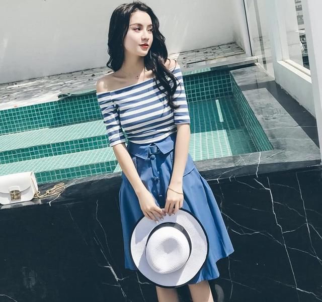 裙子别再穿了、现下流行“一字肩”仙女裙,显白显嫩显腿长、真美