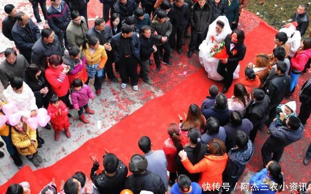  上演@农村“冷酒席”正在上演，以前人不到，现在礼也不到了