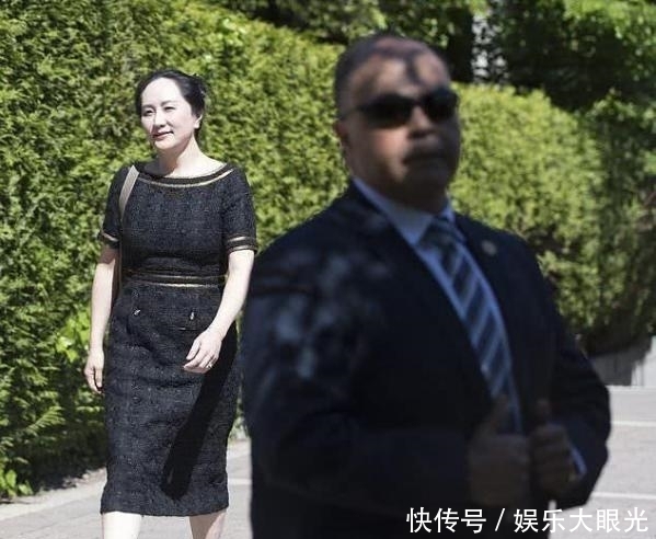  尽显|孟晚舟新照！一袭黑色连衣裙气质出众，尽显48岁女人的成熟美