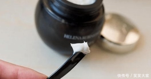 『眼霜』药店有二种“医用眼霜”,对付皱纹眼袋小菜一碟,遗憾是知道的人太少