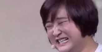  「表演」2001年，贾丹为贾玲舍弃中国传媒大学，现如今贾玲作为回报送她她两房一车