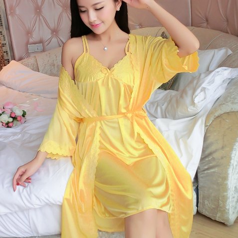 如今的睡衣真惹火，薄而不透，上身迷人又性感，太撩人