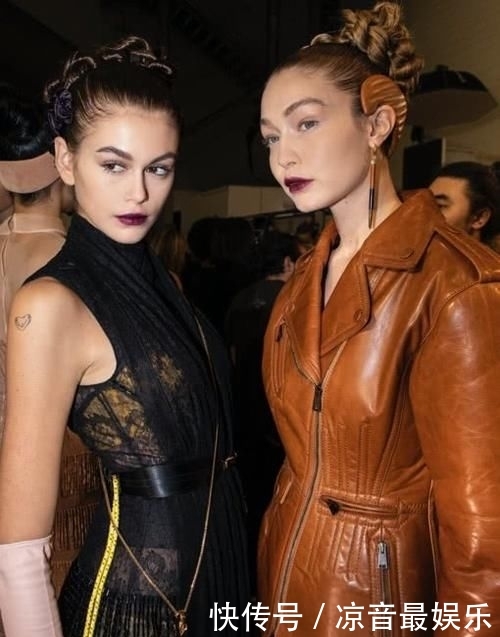 FW20■FENDI FW20 妆容发型展现女性力量《星球大战》发髻成亮点?