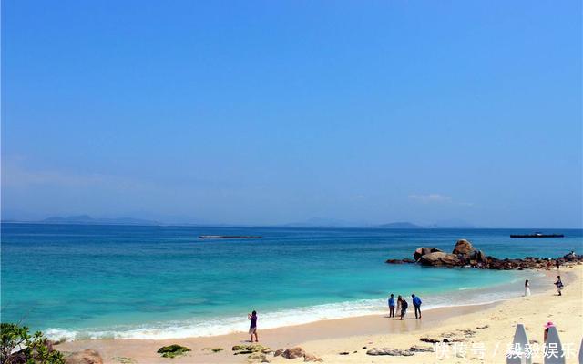 我国最适合“避寒”的城市，人均工资不到两千，看到车牌后笑了