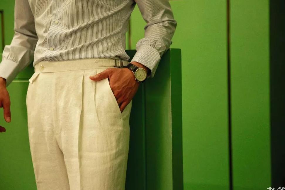 为什么穿这件裤子上班，女同事要去派出所告我性骚扰丨绅装老爷会