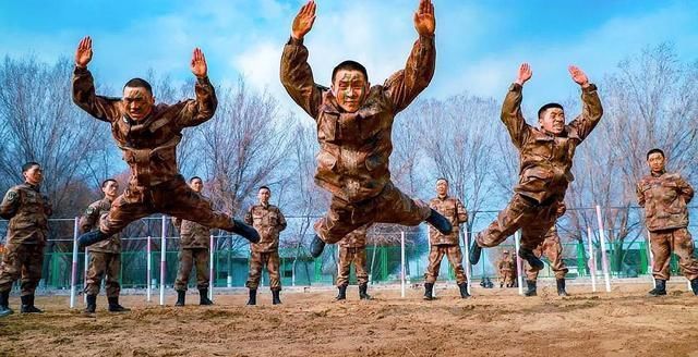  【沙石】飞檐走壁、铁网沙石、牵引横渡……来看看训练中的那些精彩瞬间！