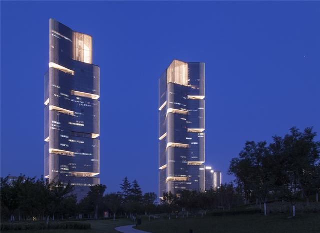 郑州绿地中央广场---目前中国建设高度最高体量最大双塔式超高层