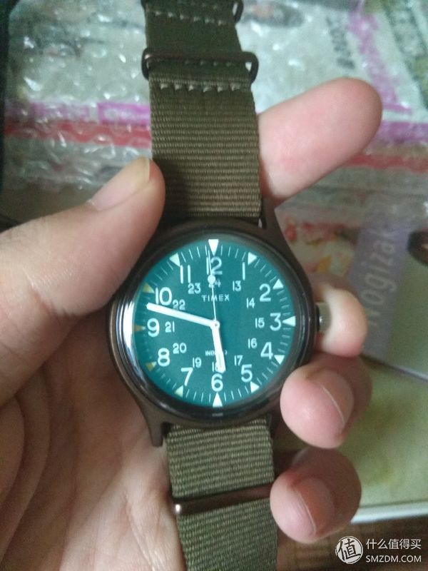 天美时经典石英男表TW2R37400:一支略为简陋的军旅风学生表