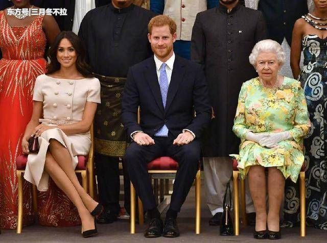 二郎腿引发的争议，风韵戴妃赞第一，优雅凯特赞第二，梅根又被批