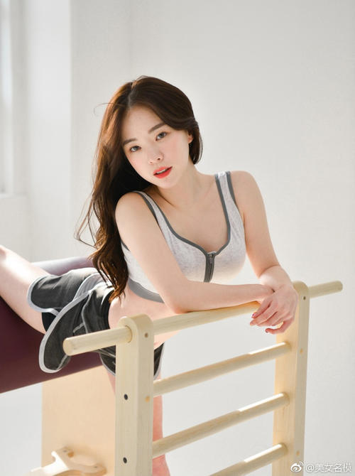 路人街拍，有了好身材，越练习越美丽