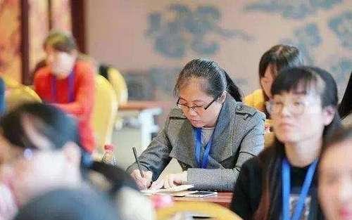 教师薪资和公务员工资同步调整！为什么教师公车补贴还未见落实？