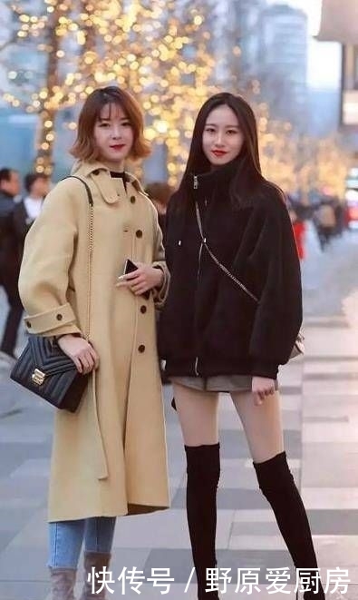  『美女』街拍：肌若凝脂的美女，一件蓝色短袖配牛仔短裤，青春活力好身材