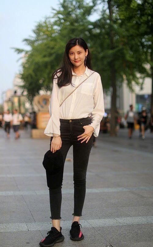 「步行街」街拍:步行街上让你美得像风景一样的时尚穿搭,你值得拥有