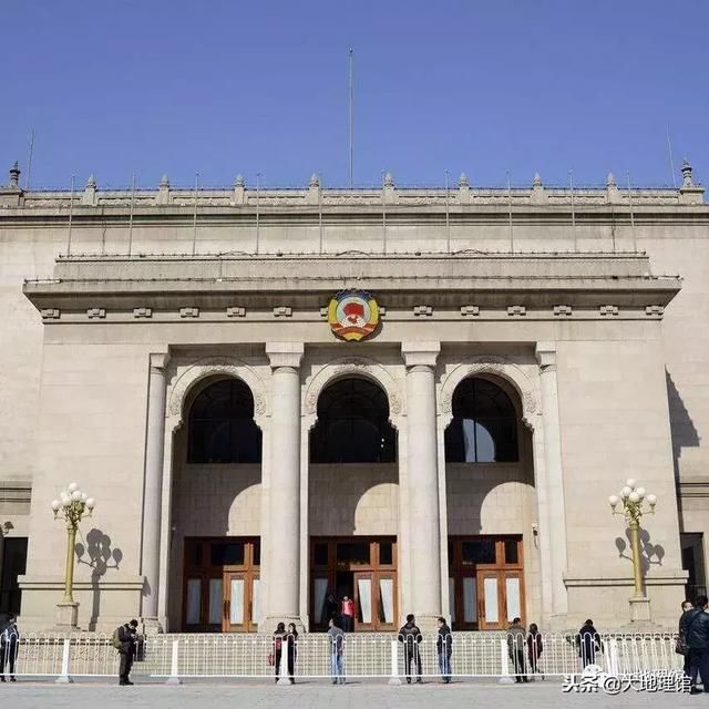 从教堂洋楼到鸟巢大裤衩：我们画了史上最全的“北京洋建筑地图”