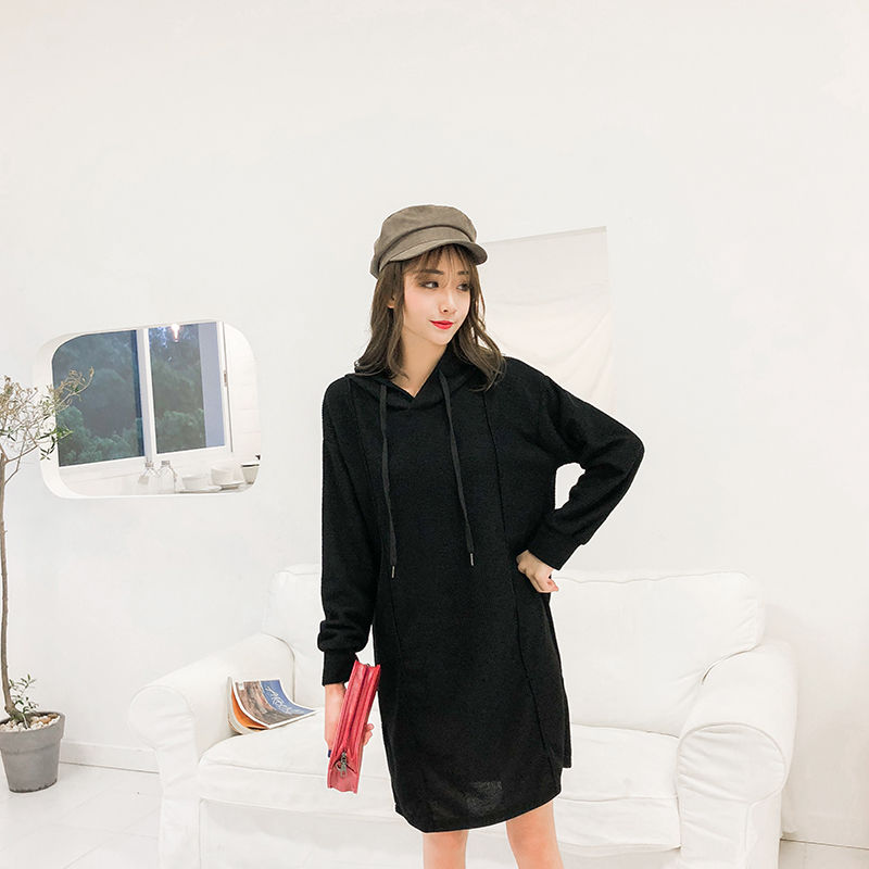 我只告诉你，今秋流行这样穿女裙，瞧下面这几款，果然真心美