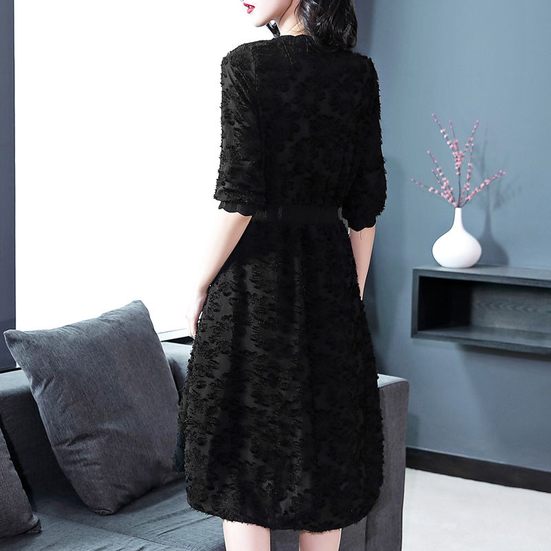 火了火了，6070后专属连衣裙，甜美不失优雅，简直碾压00后