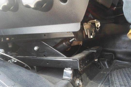 走进广东“骑师”的货运生活，开香港卡车有啥不一样？