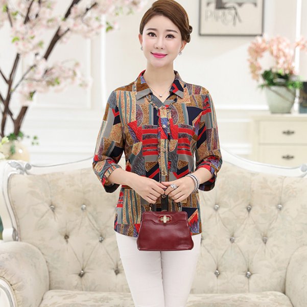 老婆身高不足1米6，也不穿短裙!这件秋装+靴子，显高到不行