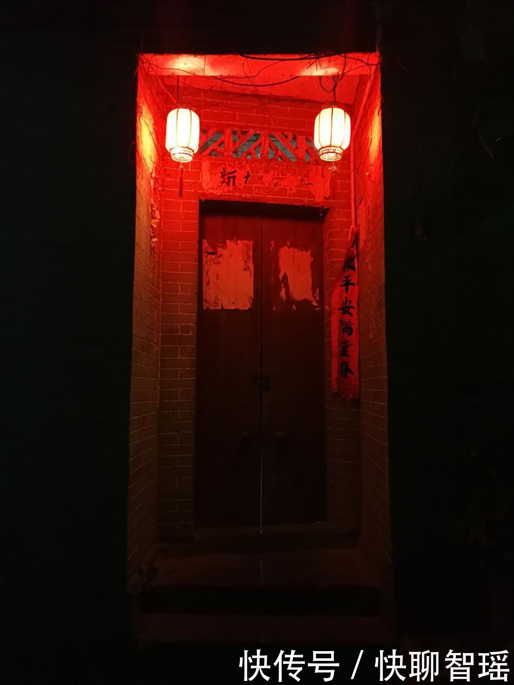 广西的深山里藏着一座千年古镇, 夜晚的红色魅影分外迷人