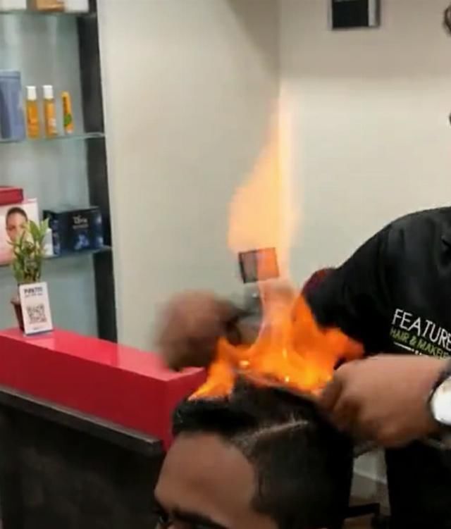  『点火』这个美发店的烫头方法太死核！立即点火烤秀发，你敢去试着吗？