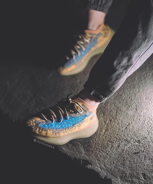  [发售]全新满天星 Yeezy 380 上脚照来了！颜值一言难尽...