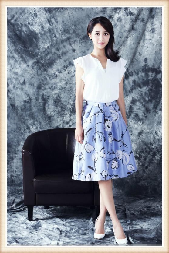 杨紫为了美，把“仙女”T恤都穿了出来，不想竟被臃肿身材抢了镜