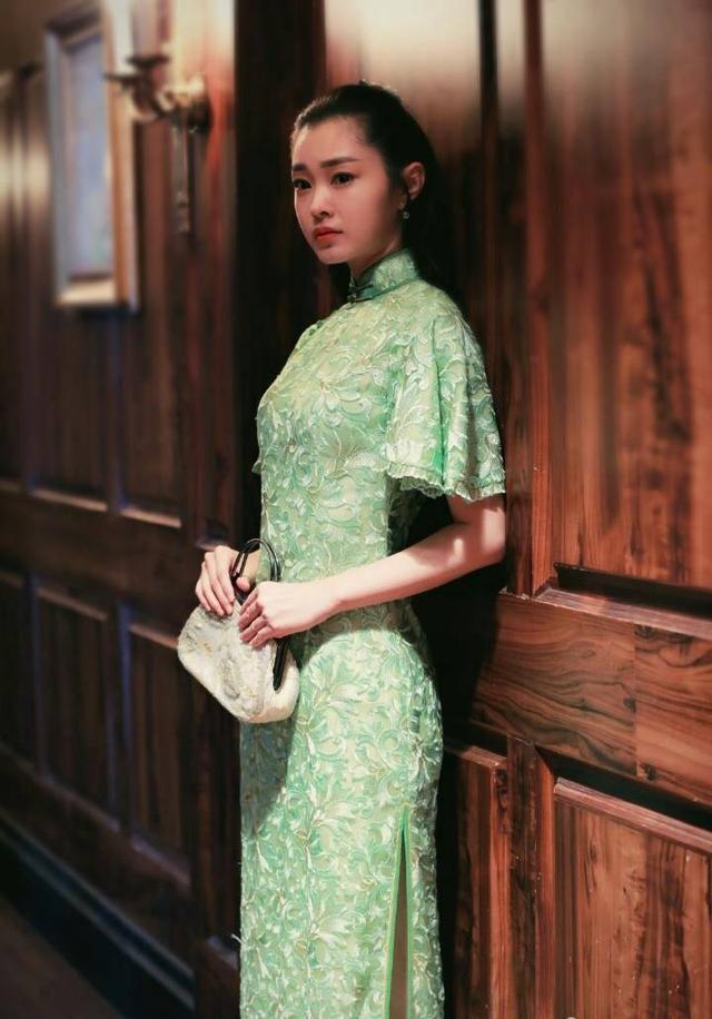 宋轶才是为旗袍而生的女子,集清纯娇媚于一身,美得妖娆又温婉!