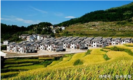 农村老话“宁愿门前闹嚷嚷，不愿屋后脚板响”，是什么意思？