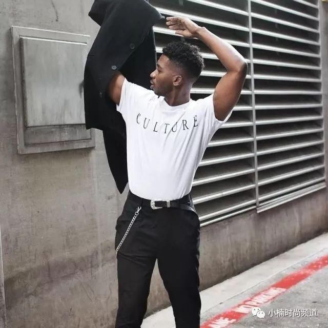 白 T、白衬衫明明穿没多久就看起来很旧？请记住这 5 方法！