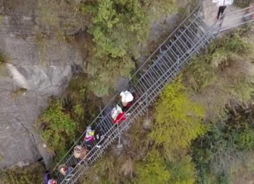 世界上“最牛”的村庄，全村都住在1600米悬崖上，就在我们中国四