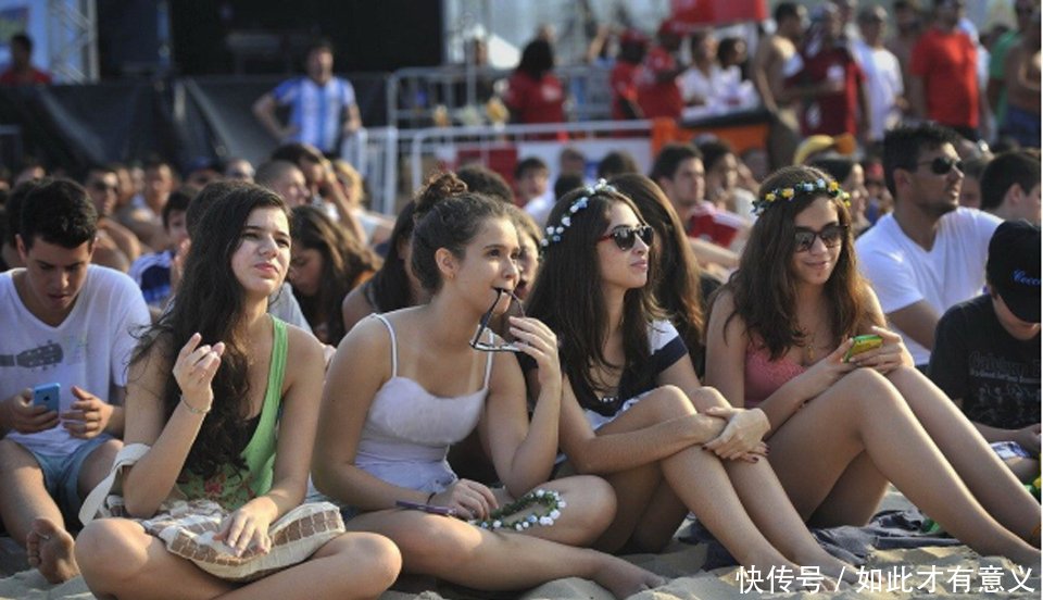 英国掀起来华热！万万没想到，很多英国人来中国第一时间做这件事