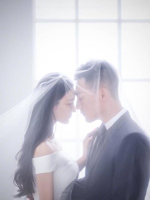 张馨予宣布结婚，微博下的留言澄清了她的某些传闻！