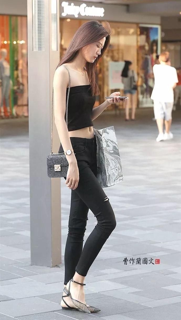 街拍:细腰美女的魅力，不止在腰间