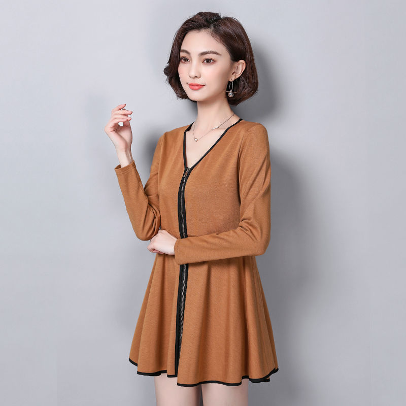 这减龄衫一上市就火了，一款比一款嫩得慌，四五十岁女人穿，特美