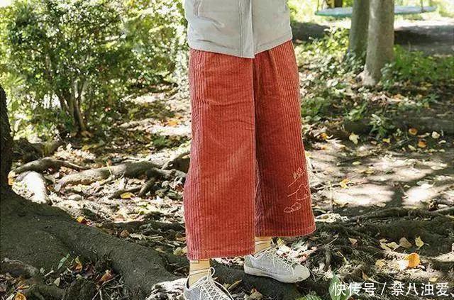 「显得」女生阔腿裤万万不要这样穿出门,特别第3个,显得又俗又丑
