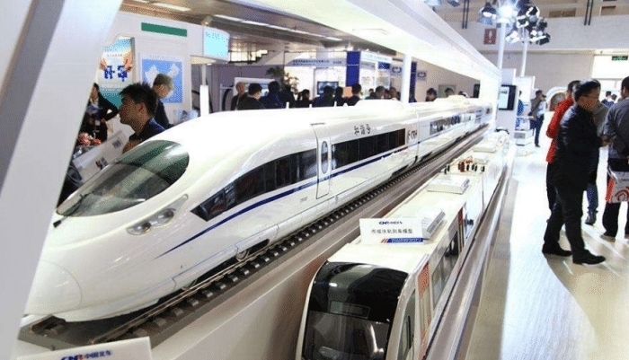  技术上：中国高铁每年赔本万亿元仍运行着！印度人真想不通：还不早点停掉！