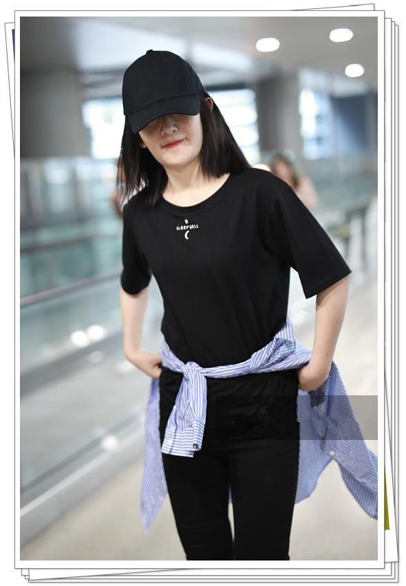 没毛晓彤少女脸真别把衬衫系腰上，像谢娜一样秒变女汉子就尴尬了