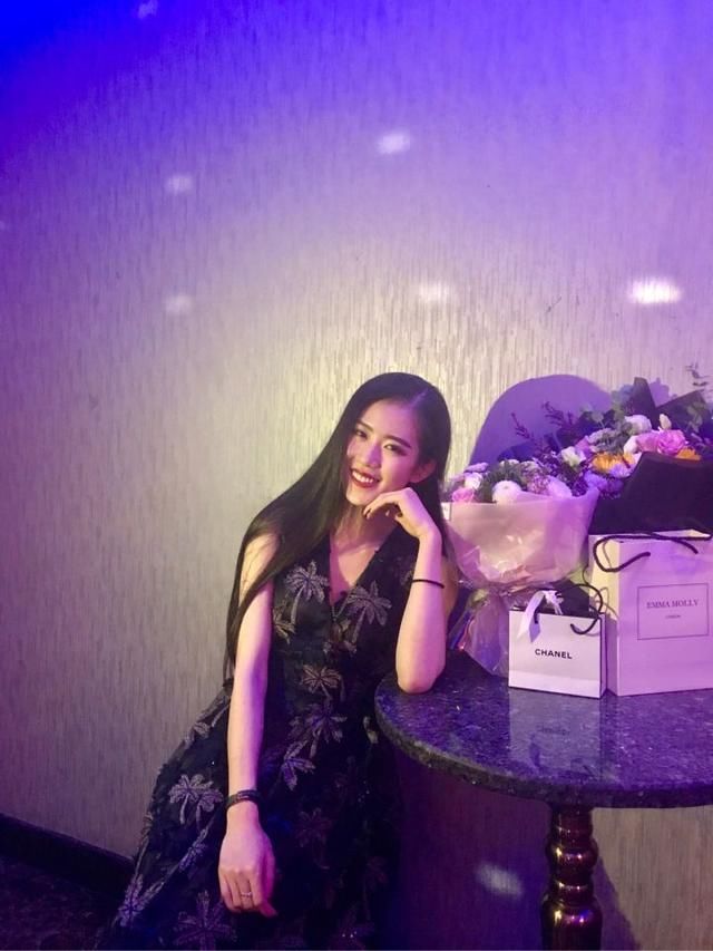 胸小的女孩穿什么衣服好看？