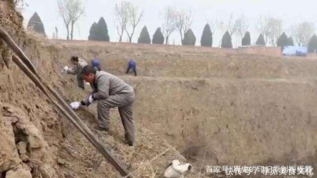 陕西农村庄稼荒废多年，专家赶来惊道这有地下工程，不得了