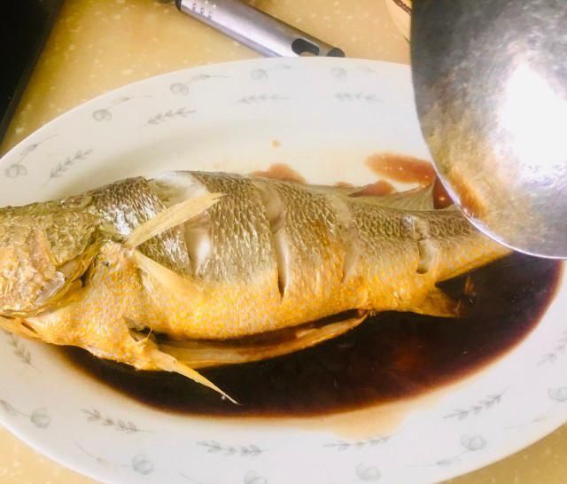 『蒸鱼豉油』清蒸黄花鱼,鲜美少刺,老少皆宜