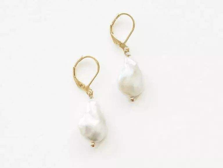 一件珠宝首饰，让基本款变得不基本