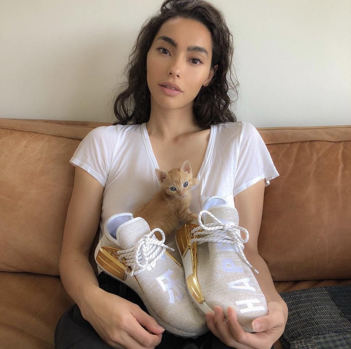 不爱穿Bra和裤子的潮流女神，让人看了就血脉喷张!