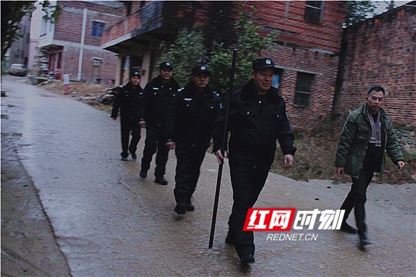 新田:义务联防队成立 构建群治安全网