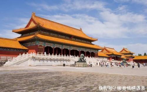 外国游客不解为何故宫一棵树都不栽听导游解释完，老外不吭气