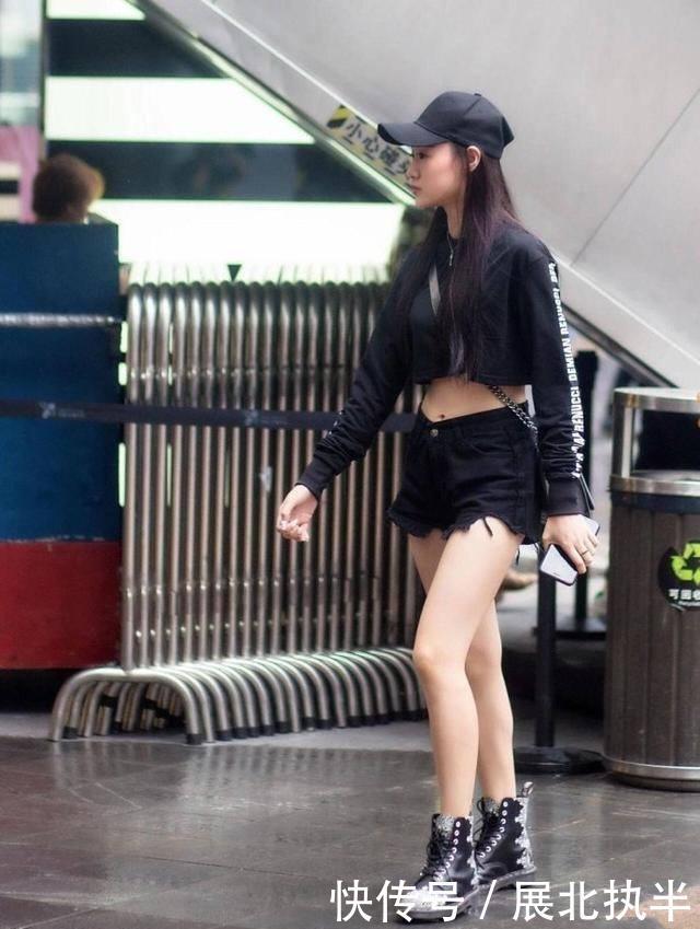 妩媚：大气又妩媚！，街拍：小姐姐微微透着一点小心机的搭配