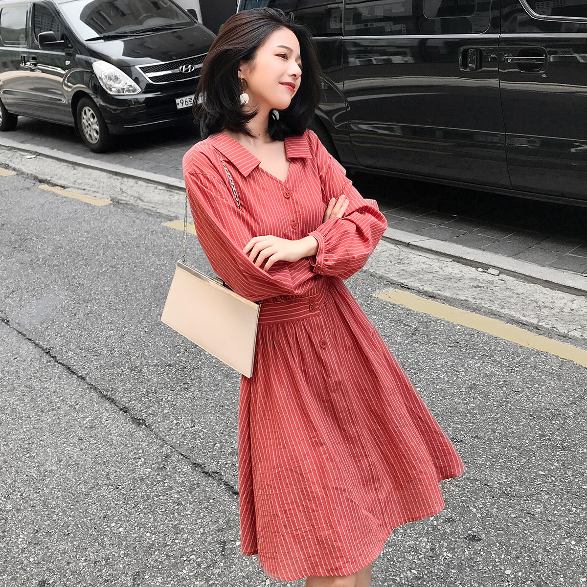 这连衣裙刚上市就火了，一款比一款漂亮，比卫衣美嫩的不得了