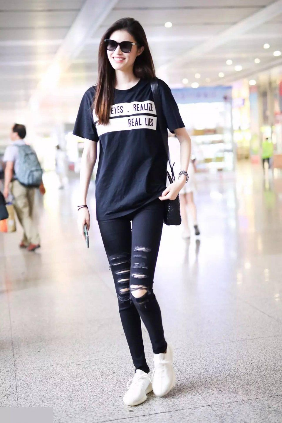 40℃的天穿球鞋，你的衣服配对了吗?